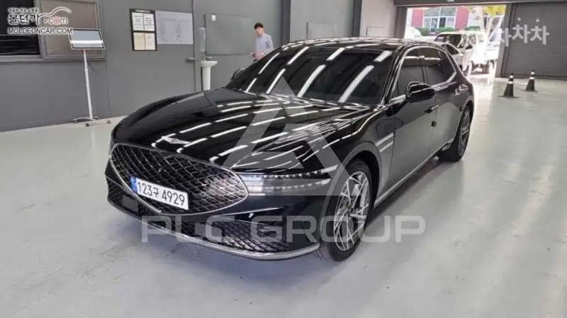 2022 Genesis G90