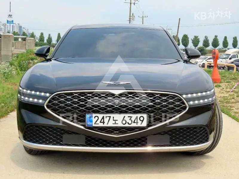 2022 Genesis G90