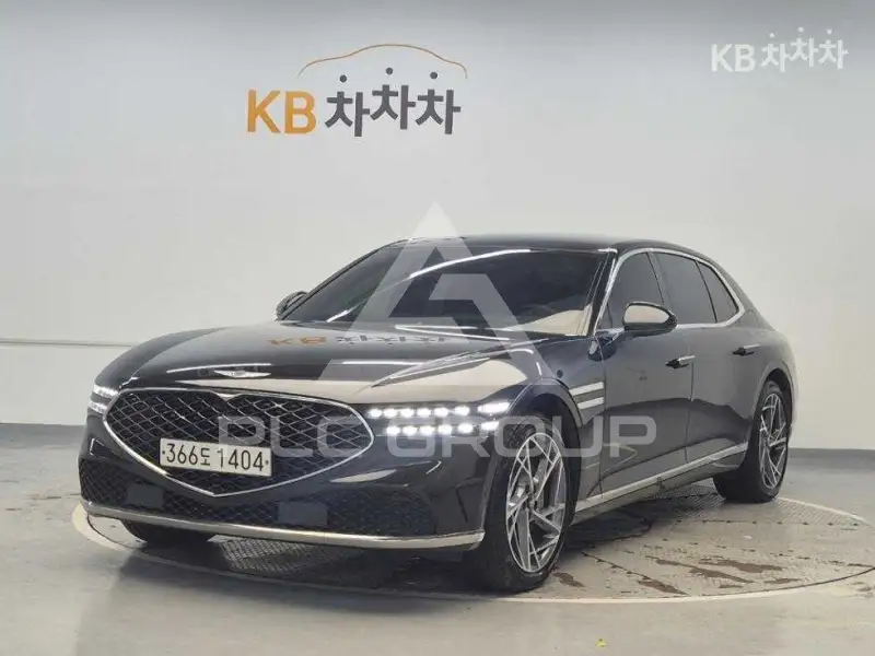 2022 Genesis G90
