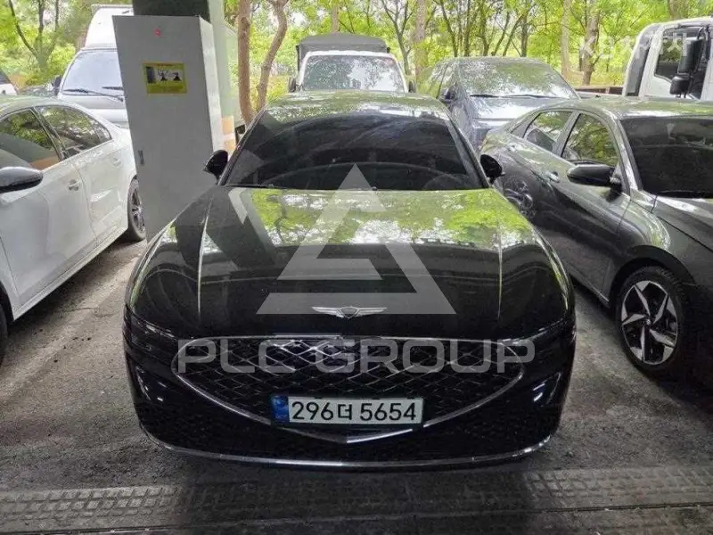 2022 Genesis G90