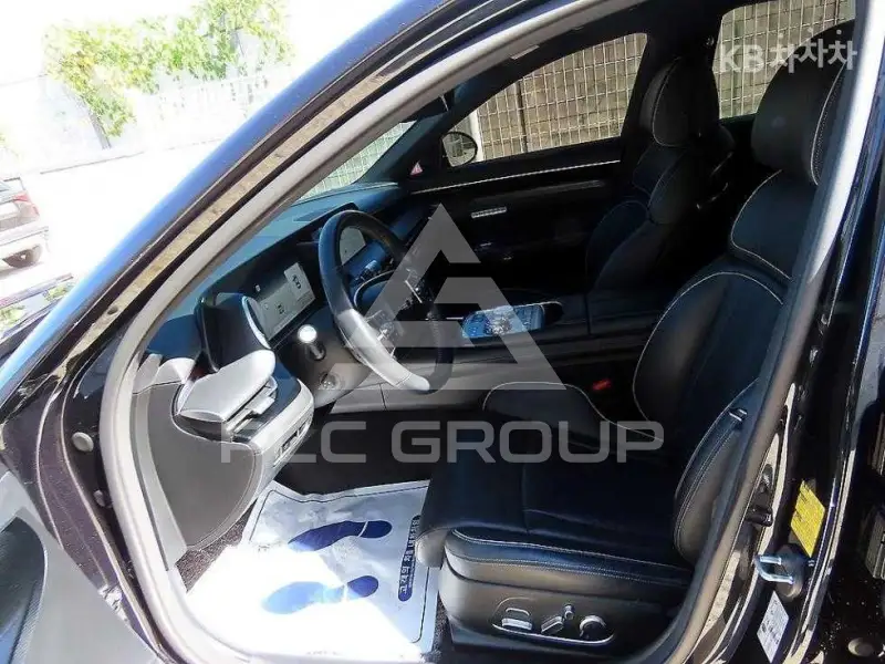 2022 Genesis G90
