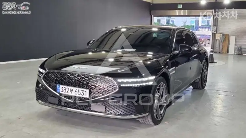 2022 Genesis G90