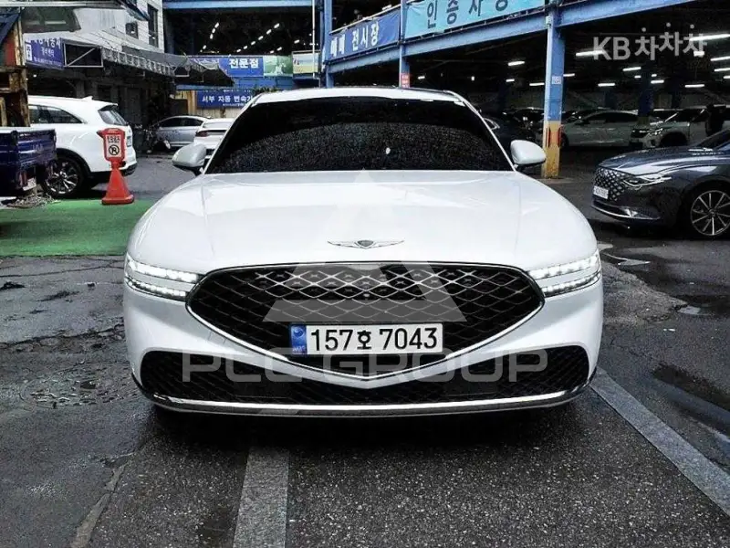 2022 Genesis G90