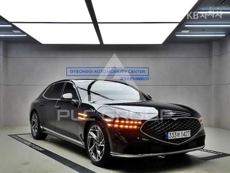 2022 Genesis G90