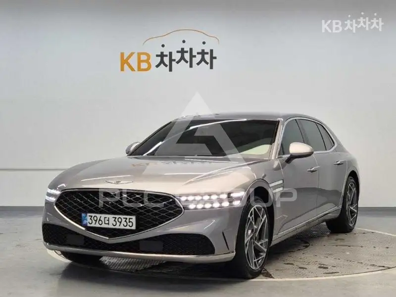 2022 Genesis G90