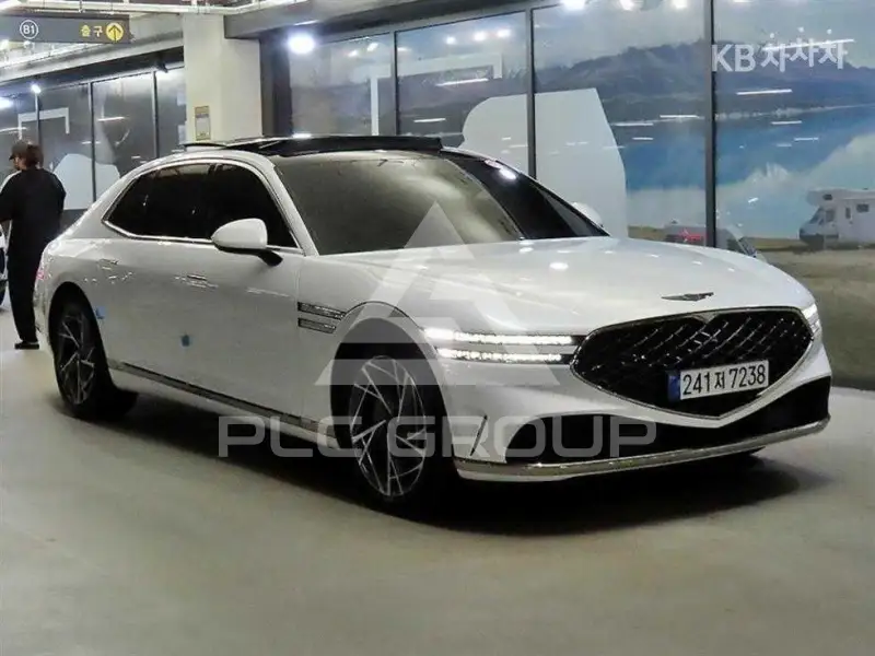 2022 Genesis G90
