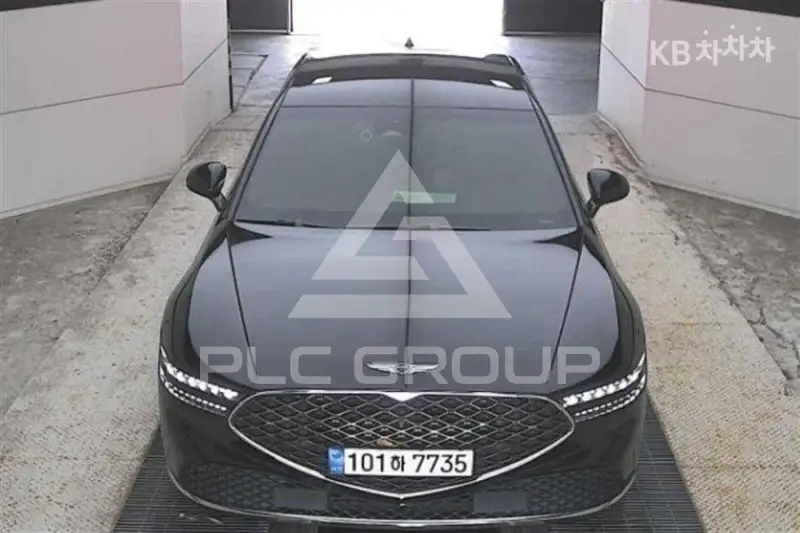 2022 Genesis G90