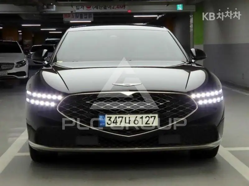 2022 Genesis G90