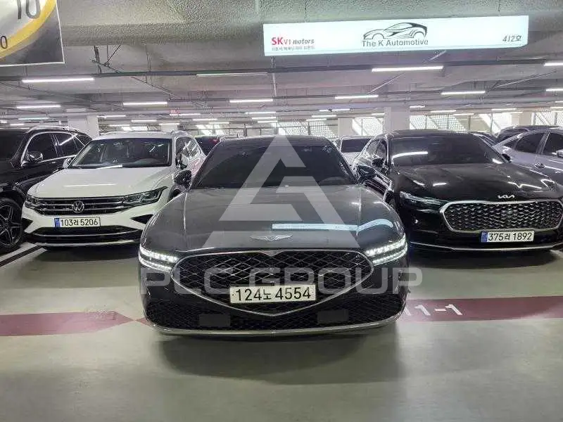 2022 Genesis G90