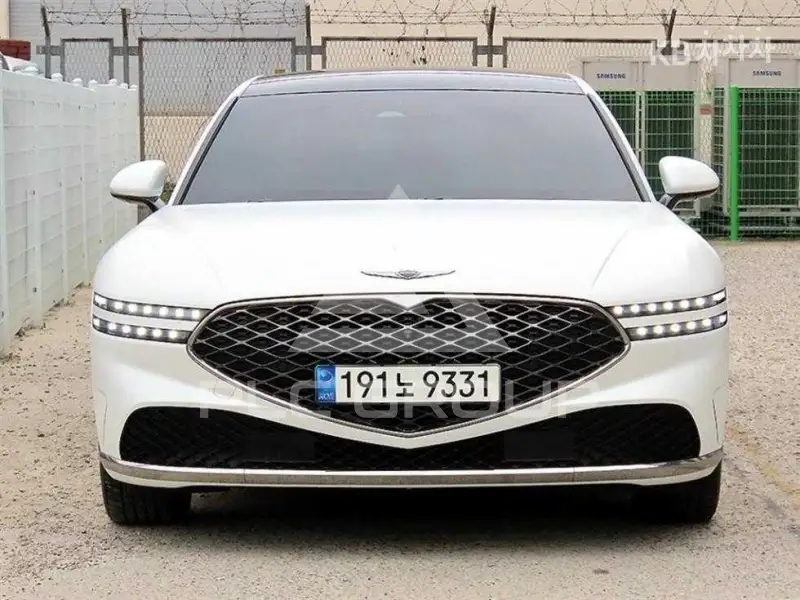2022 Genesis G90