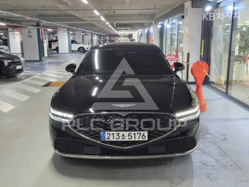 2022 Genesis G90