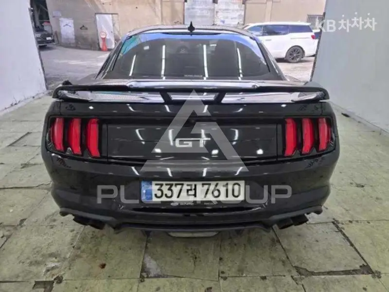 2022 Ford Mustang