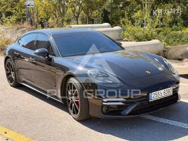 2022 Porsche Panamera