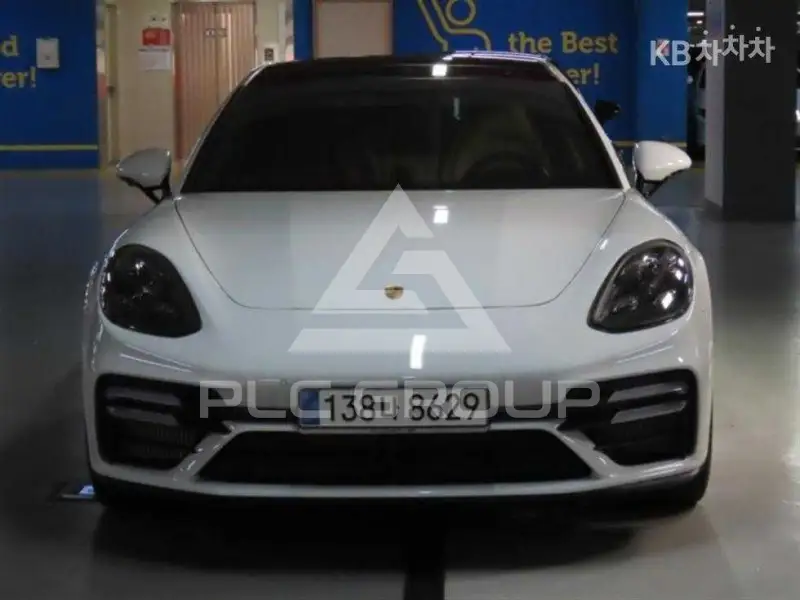 2022 Porsche Panamera