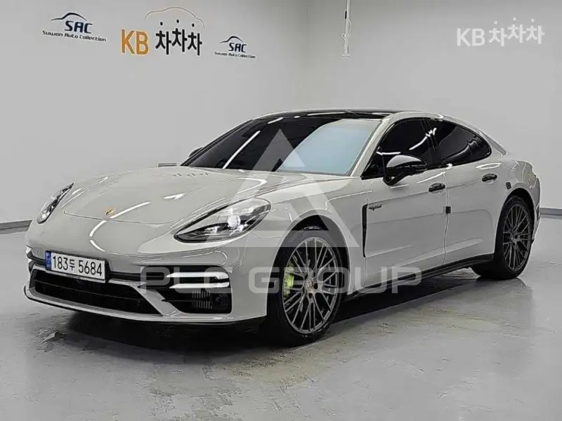 2022 Porsche Panamera