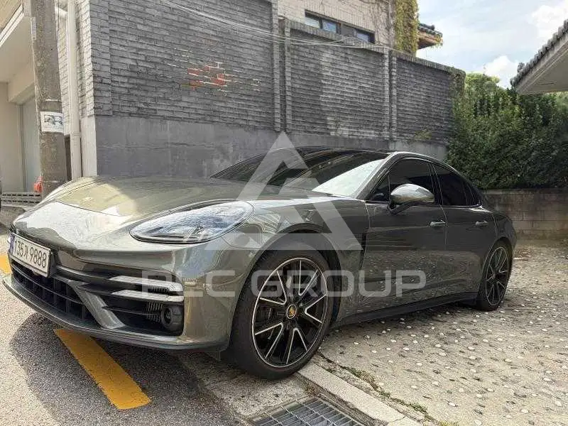 2022 Porsche Panamera