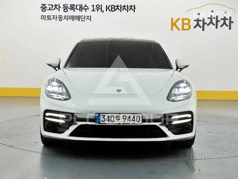 2022 Porsche Panamera