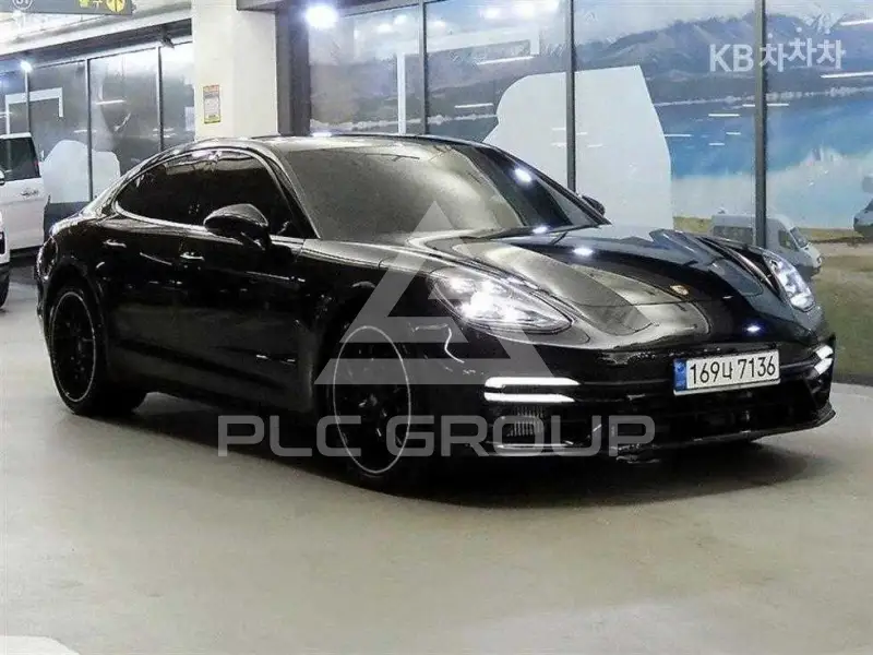 2022 Porsche Panamera