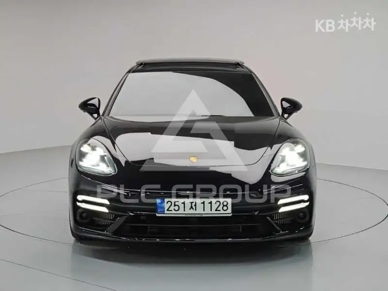 2022 Porsche Panamera