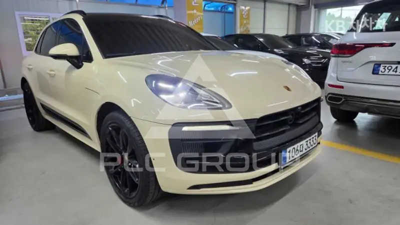 2022 Porsche Macan