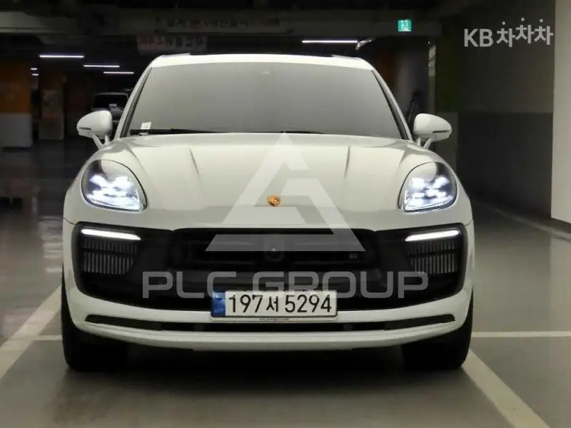 2022 Porsche Macan