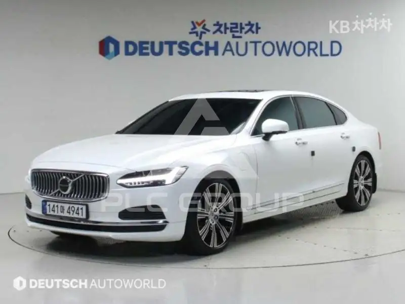 2022 Volvo S90