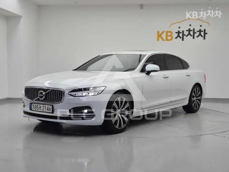 2022 Volvo S90