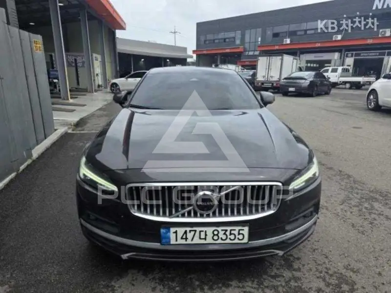 2022 Volvo S90