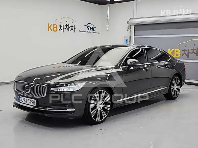 2022 Volvo S90