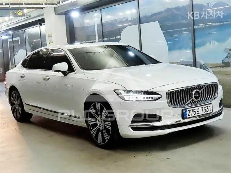 2022 Volvo S90