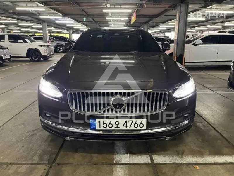 2022 Volvo S90