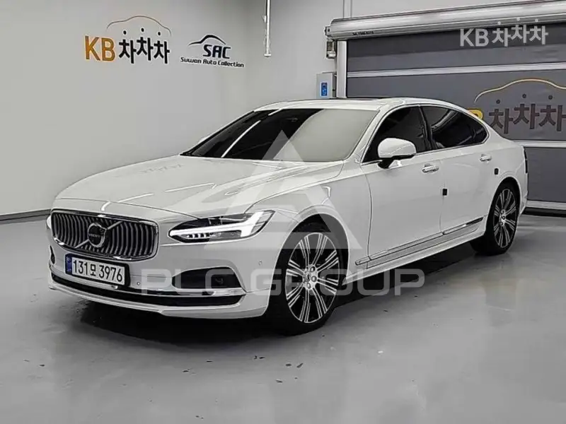 2022 Volvo S90