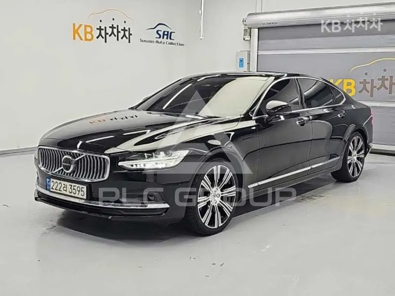 2022 Volvo S90