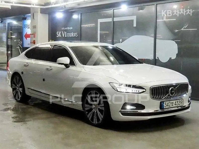 2022 Volvo S90