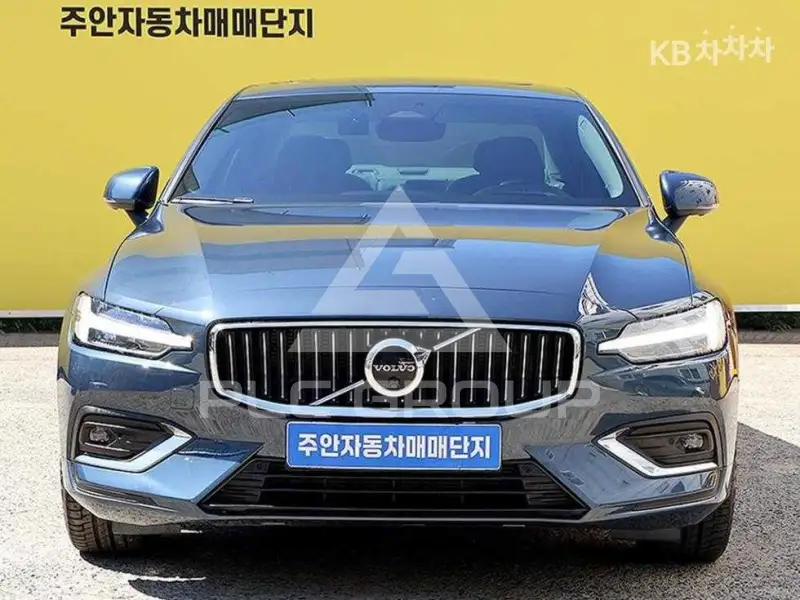 2022 Volvo S60