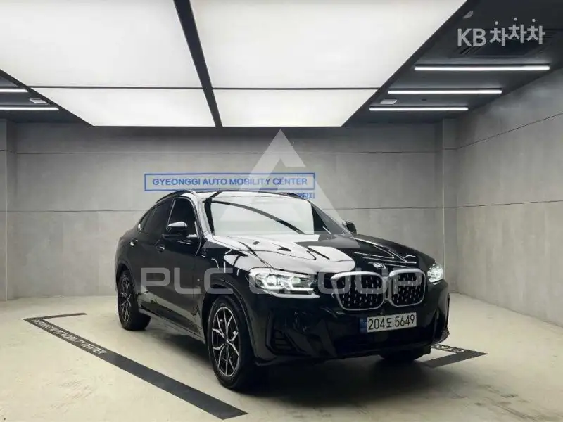 2023 BMW X4