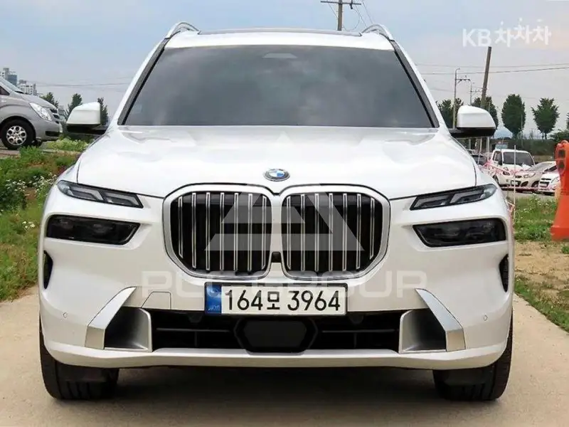 2023 BMW X7
