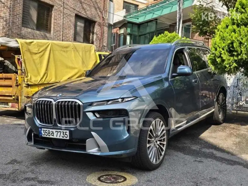 2023 BMW X7