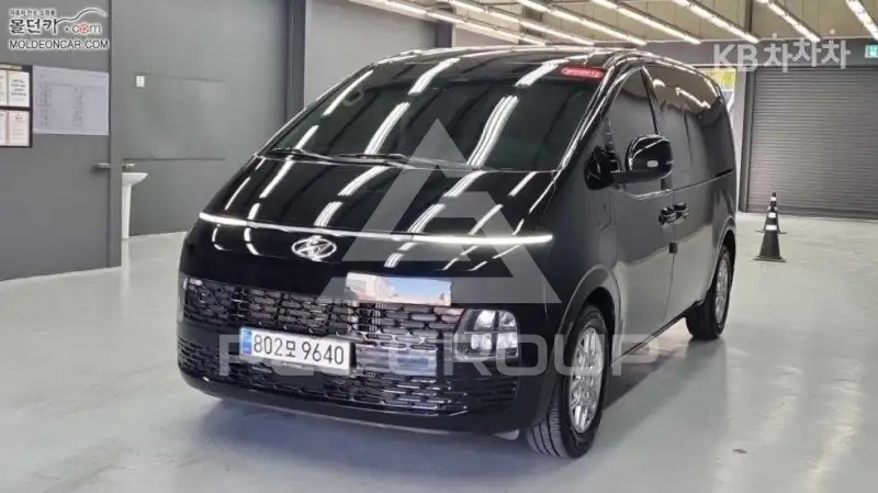 2023 Hyundai Staria