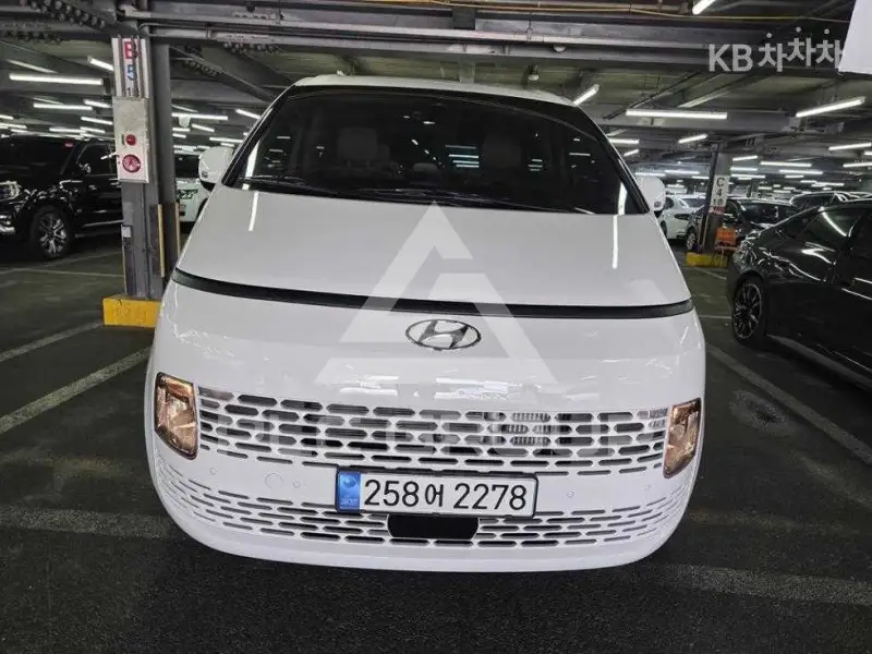 2023 Hyundai Staria