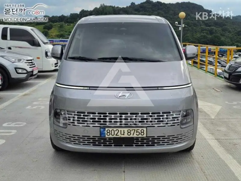 2023 Hyundai Staria