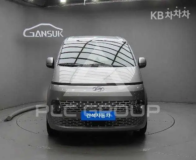 2023 Hyundai Staria