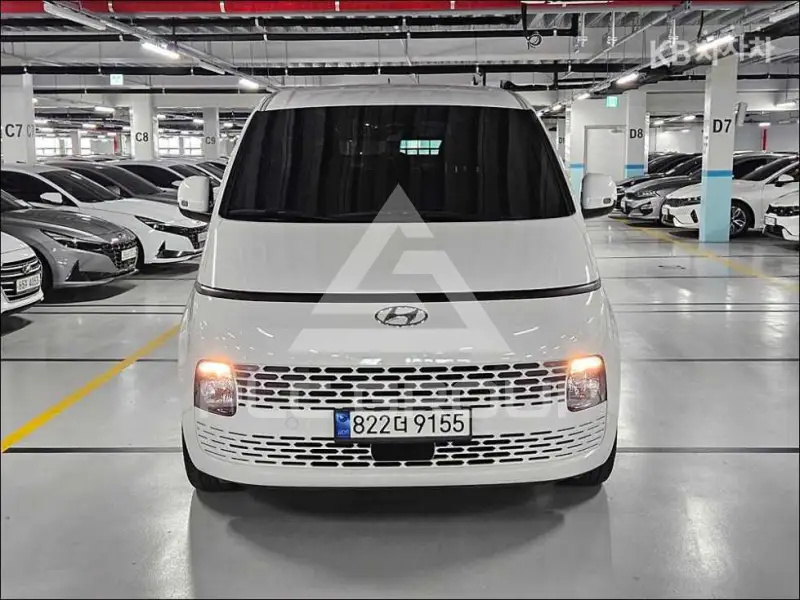 2023 Hyundai Staria