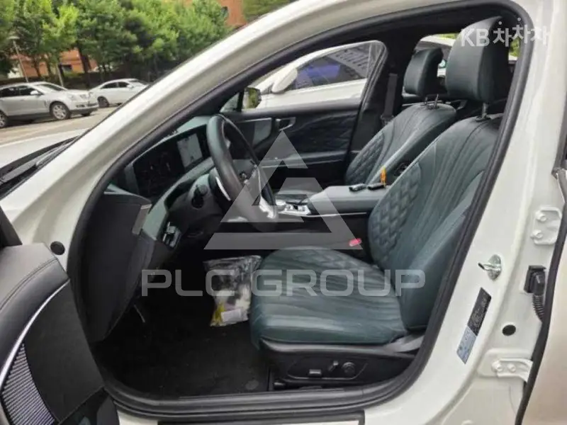 2023 KIA K8
