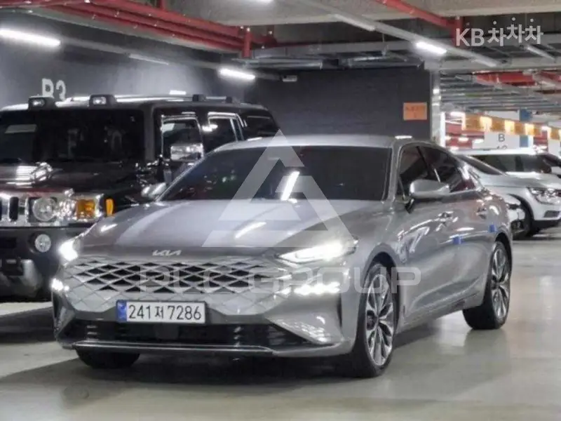 2023 KIA K8