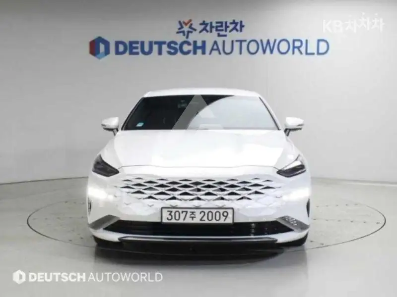 2023 KIA K8