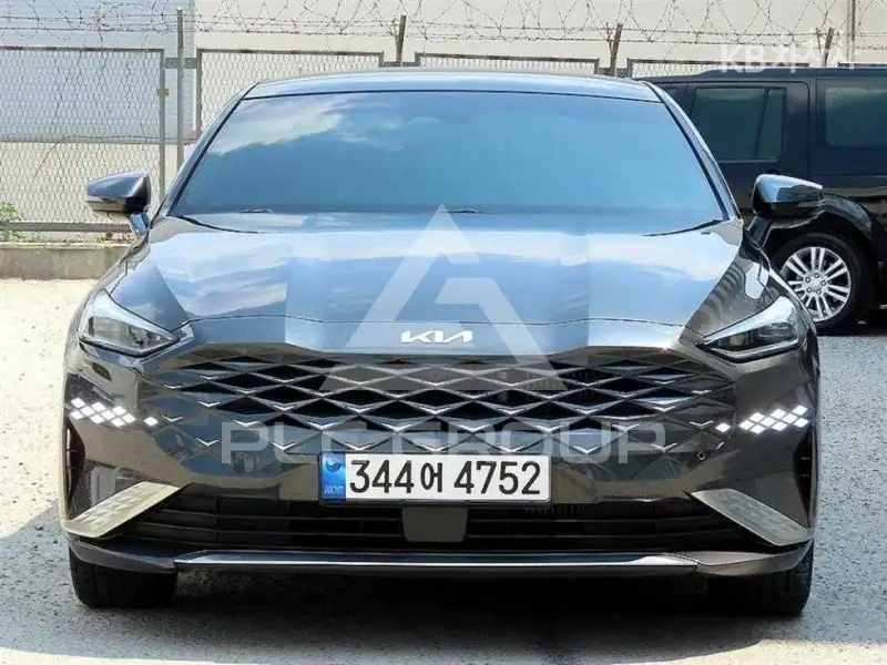 2023 KIA K8