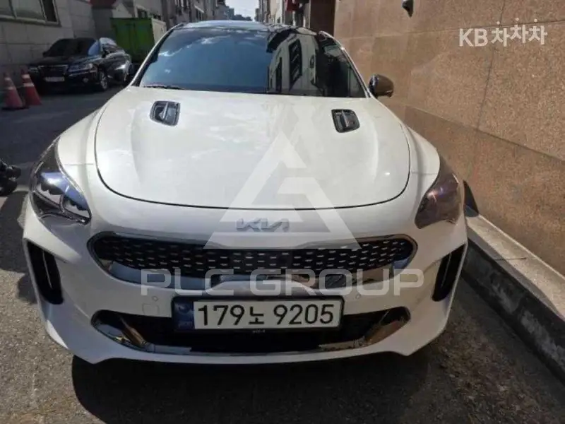2023 KIA Stinger