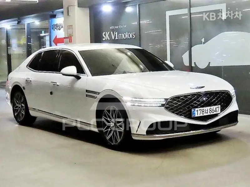 2023 Genesis G90