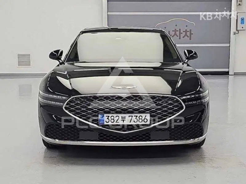 2023 Genesis G90